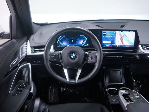 Used 2025 BMW X1 xDrive28i image 11