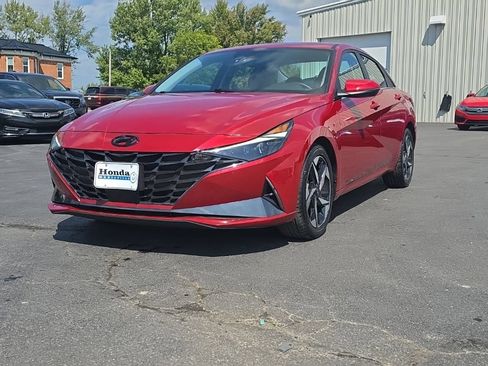Used 2023 Hyundai Elantra Limited w/ Cargo Package FWD image 3