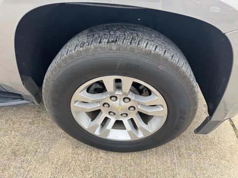 Used 2019 Chevrolet Suburban LT w/ Max Trailering Package image 11