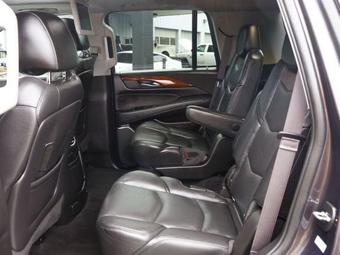 Used 2017 Cadillac Escalade Premium Luxury image 17