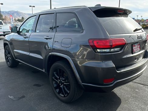 Used 2021 Jeep Grand Cherokee Laredo X image 5