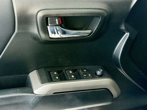 Used 2021 Toyota Tacoma TRD Sport w/ Technology Package RWD image 23