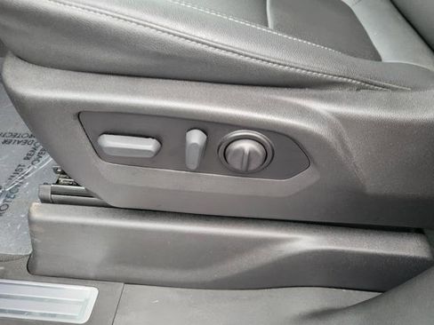 Certified 2022 GMC Sierra 1500 SLT w/ SLT Convenience Package image 21