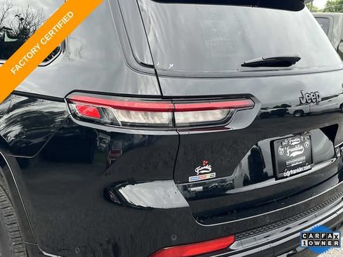 Used 2023 Jeep Grand Cherokee L Summit AWD/4WD image 11