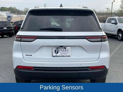 Certified 2025 Jeep Grand Cherokee Altitude AWD/4WD image 8