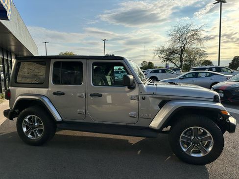Used 2020 Jeep Wrangler Unlimited Sahara AWD/4WD image 8