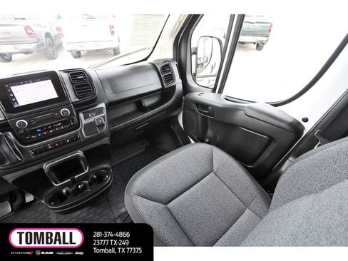 Used 2025 RAM ProMaster 2500 w/ Convenience Group FWD image 11