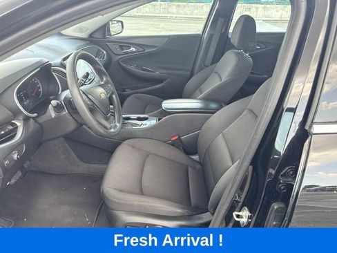 Used 2024 Chevrolet Malibu LT FWD image 2