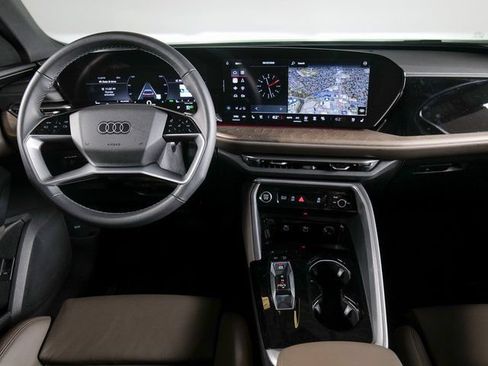 Used 2025 Audi Q5 Premium Plus AWD/4WD image 12