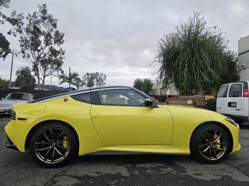 Used 2023 Nissan Z w/ Floor Mat Package (L93) image 6