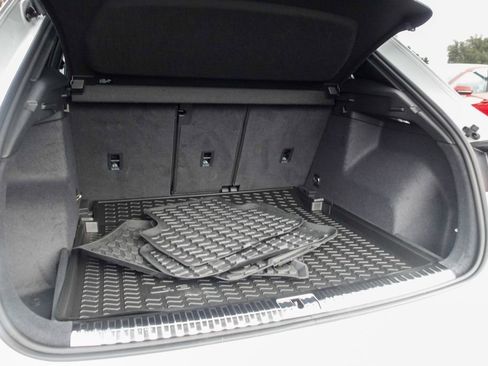 Used 2025 Audi Q3 2.0T Premium w/ Convenience Package image 27