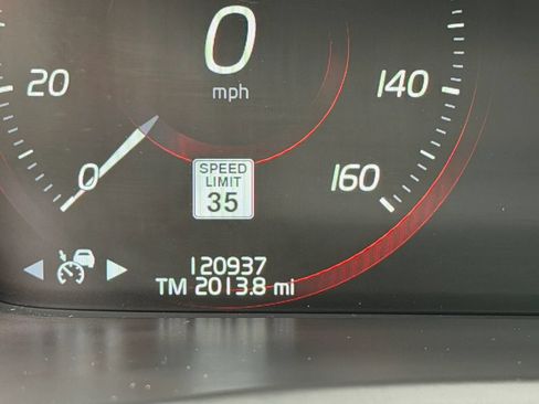 Used 2017 Volvo XC90 T6 Momentum AWD/4WD image 20