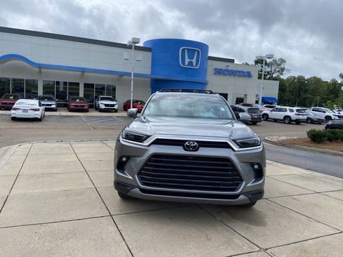 Used 2026 Toyota Grand Highlander FWD image 4