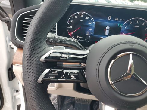 New 2026 Mercedes-Benz GLS 580 4MATIC image 37