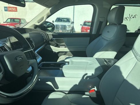 Used 2025 Ford Expedition Platinum w/ Driver's Package image 14