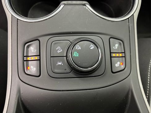 Used 2022 GMC Terrain SLT image 39