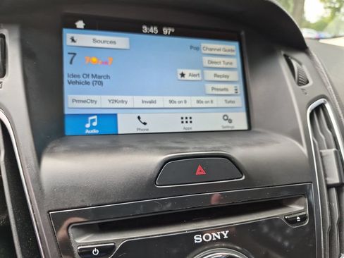 Used 2017 Ford Focus Titanium FWD image 24