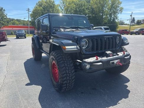 Used 2024 Jeep Wrangler Unlimited Rubicon image 4