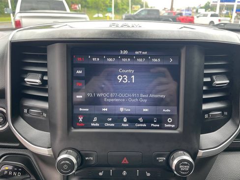 Used 2020 RAM 1500 Big Horn AWD/4WD image 38
