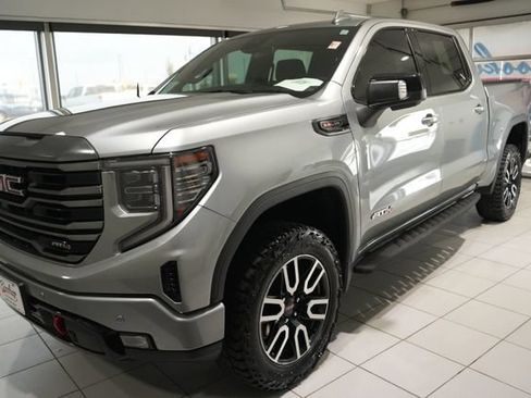 Used 2023 GMC Sierra 1500 AT4 w/ AT4 Premium Package AWD/4WD image 5