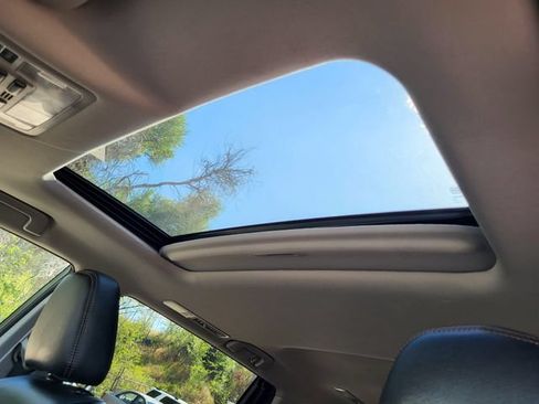 Used 2018 Toyota Highlander XLE AWD/4WD image 22