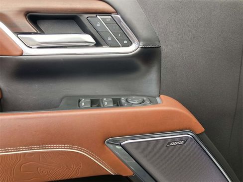 Used 2024 GMC Sierra 2500 Denali Ultimate image 15