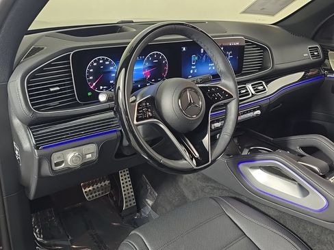 Certified 2026 Mercedes-Benz GLS 580 4MATIC image 4