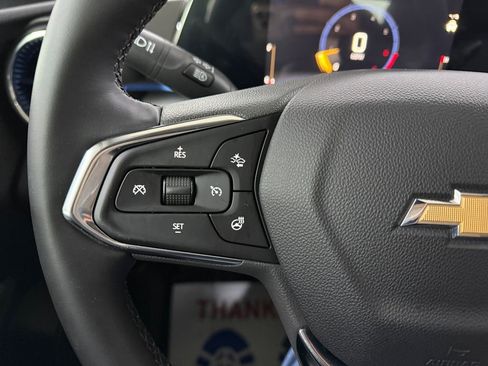 Used 2025 Chevrolet Trax LT w/ Driver Confidence Package FWD image 19