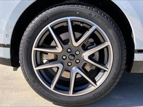 New 2026 Land Rover Range Rover Velar Dynamic SE image 15