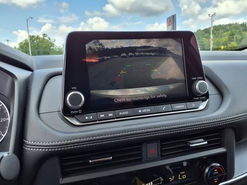 Certified 2025 Nissan Rogue SV image 11