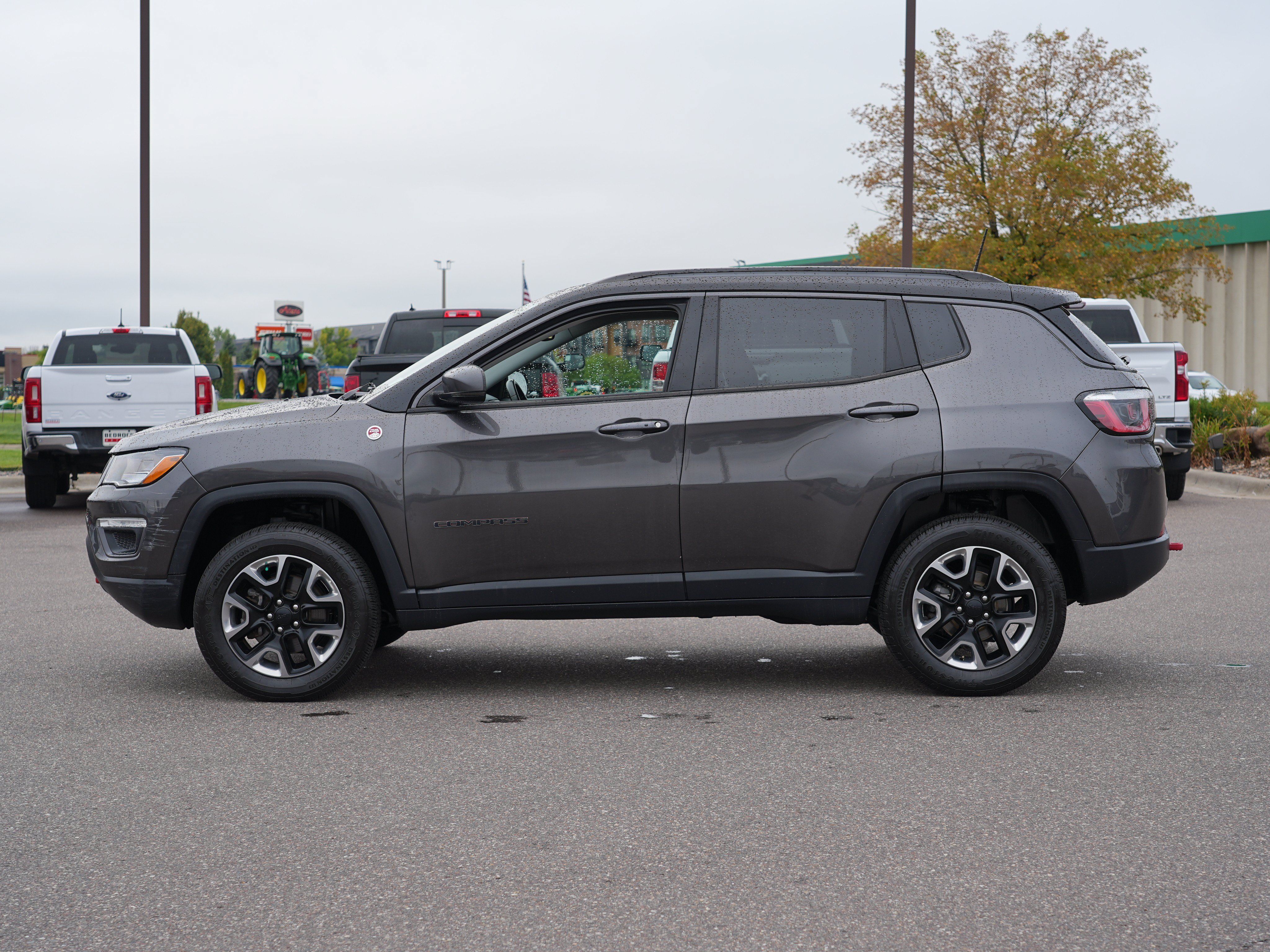 Used 2017 Jeep Compass Trailhawk AWD/4WD image 6