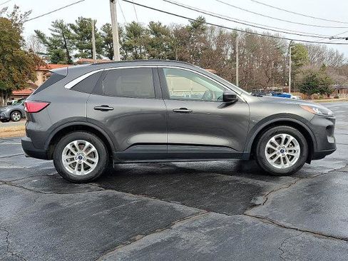 Certified 2020 Ford Escape SE image 7