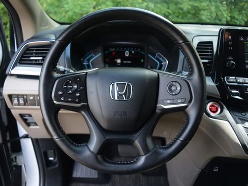 Used 2024 Honda Odyssey EX-L image 4