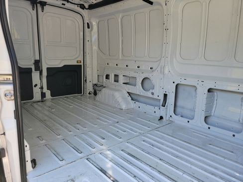 Used 2023 Ford Transit 250 Medium Roof image 9
