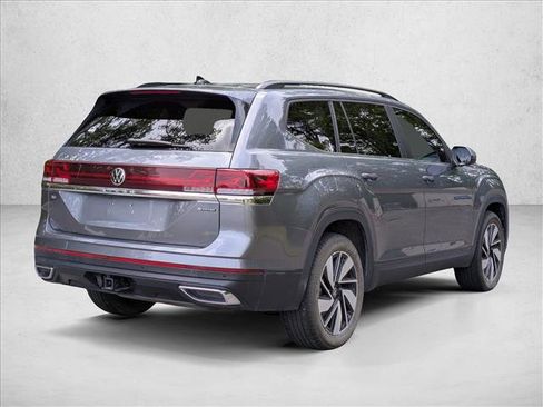 Used 2024 Volkswagen Atlas SE image 5