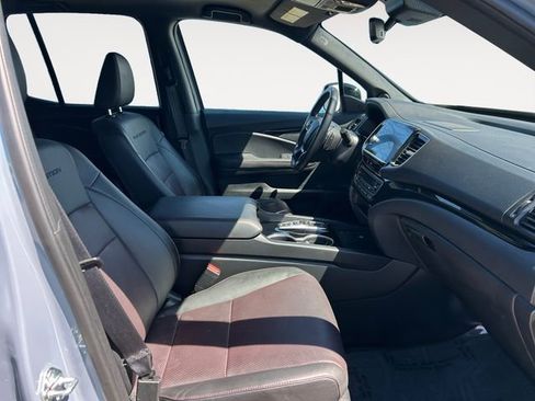 Used 2025 Honda Ridgeline Black Edition image 14