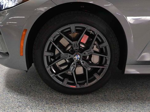 Certified 2025 BMW 330i 330i w/ Convenience Package image 5