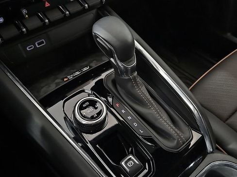 Used 2024 GMC Canyon AT4 w/ AT4 Premium Package image 15