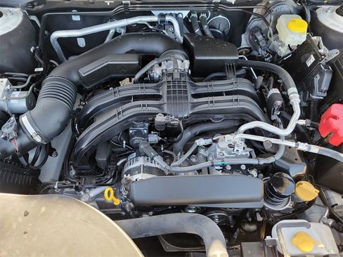 Used 2025 Subaru Outback Premium w/ Popular Package #1A image 10