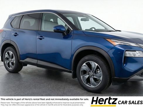 Used 2025 Nissan Rogue SV FWD image 1
