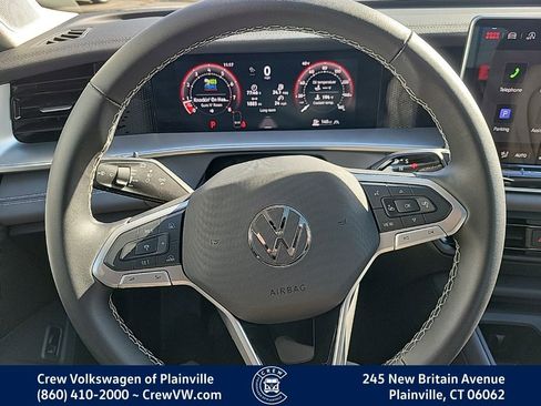 Certified 2025 Volkswagen Tiguan SE image 5