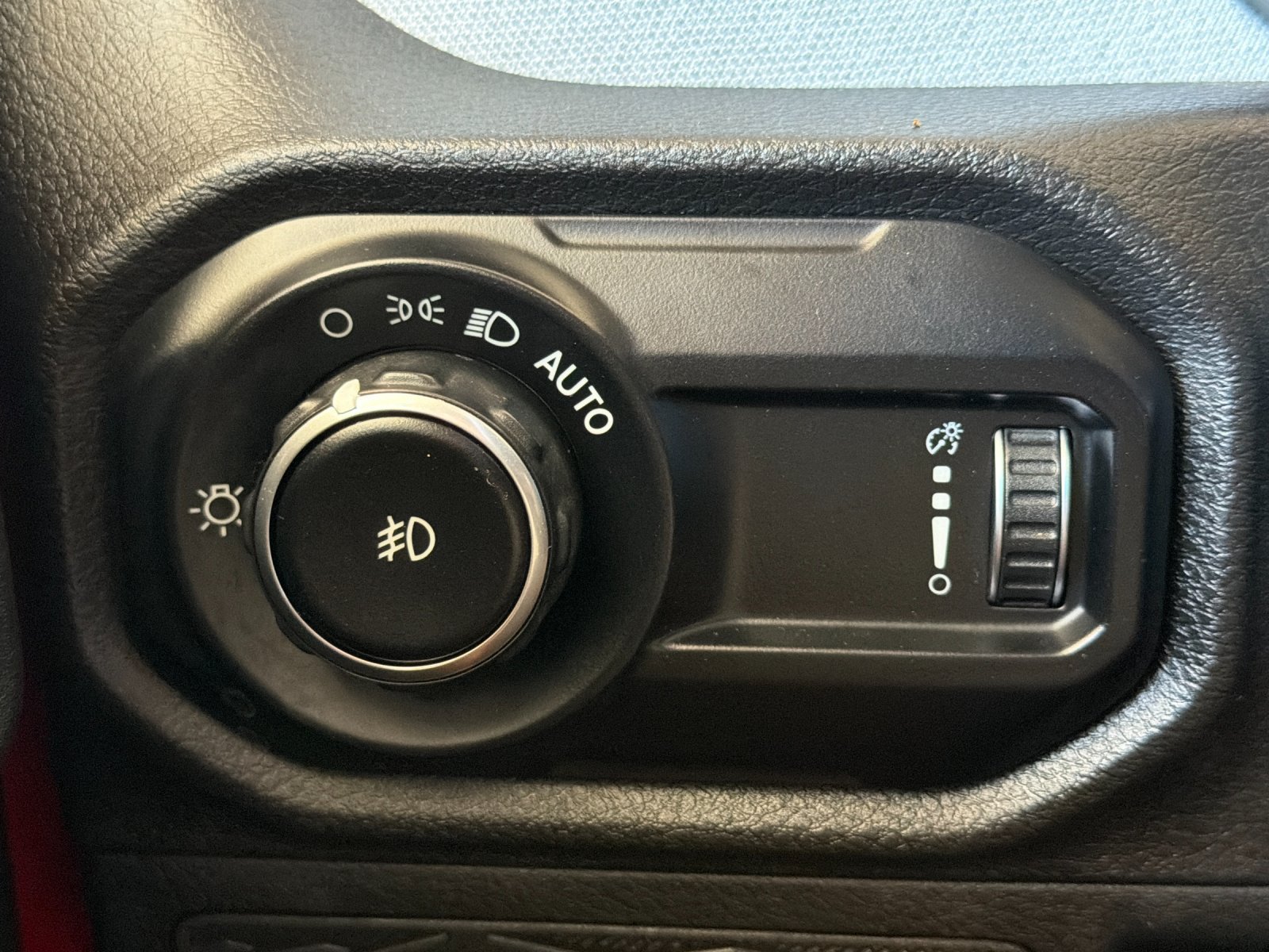 Used 2025 Jeep Wrangler Unlimited Sport AWD/4WD image 32