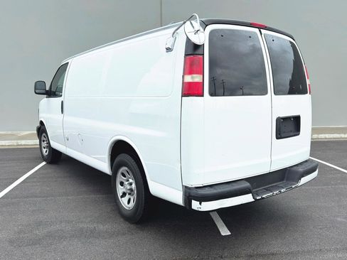 Used 2013 Chevrolet Express 1500 RWD image 3