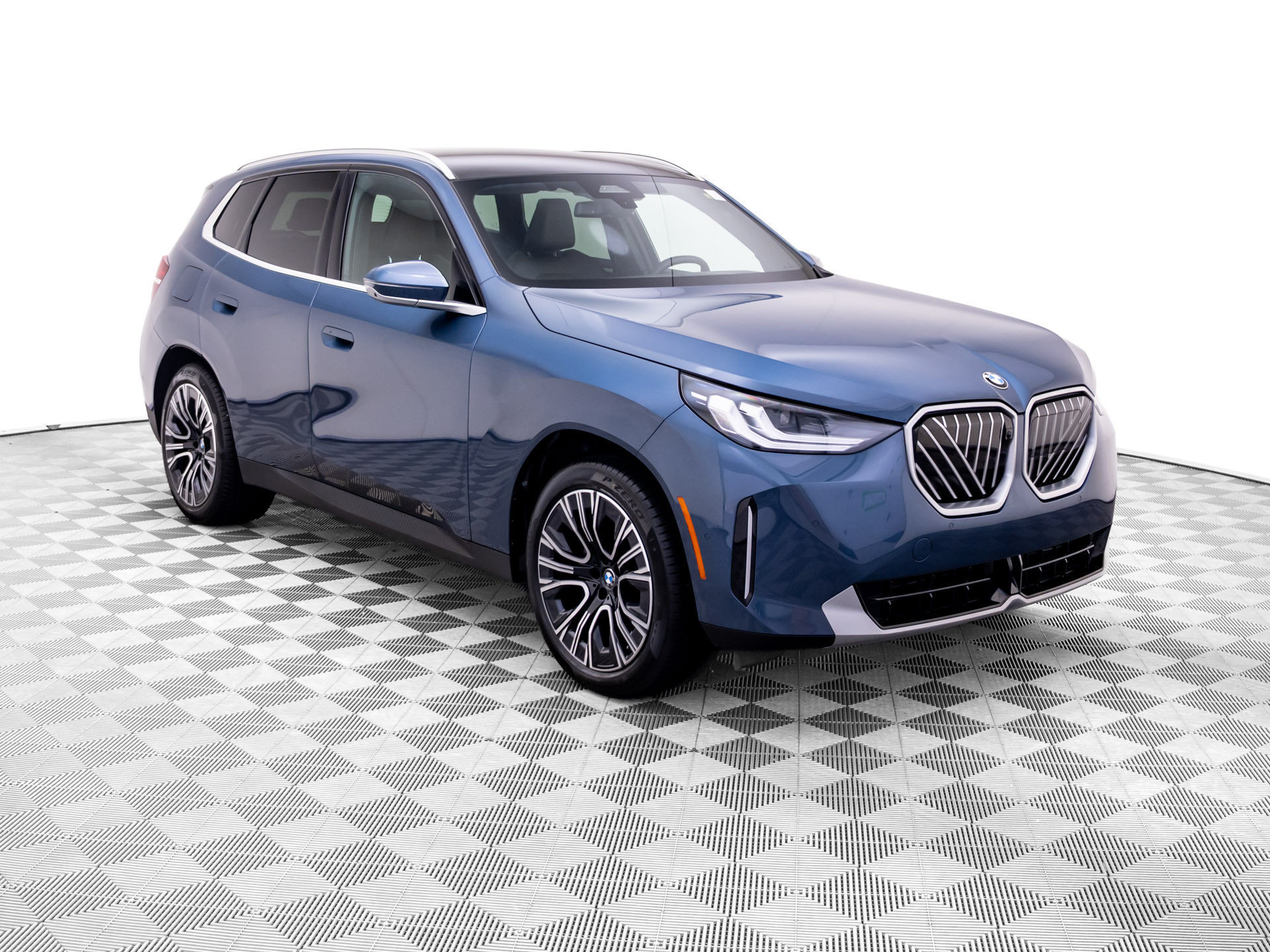 Used 2025 BMW X3 xDrive30i AWD/4WD image 8