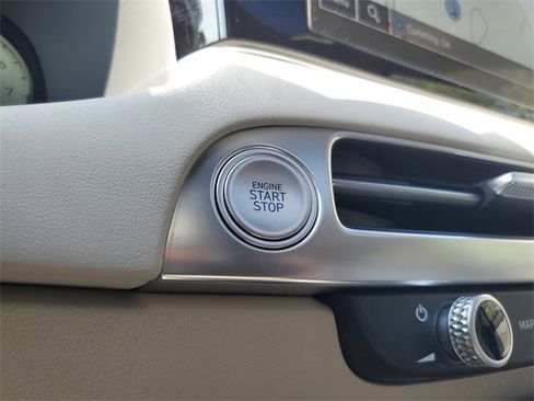 Used 2023 Hyundai Palisade Calligraphy image 27