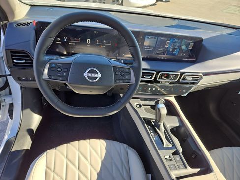New 2026 Nissan Sentra SL w/ Floor Mat Package FWD image 32