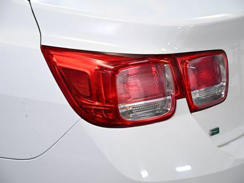 Used 2016 Chevrolet Malibu LT image 14