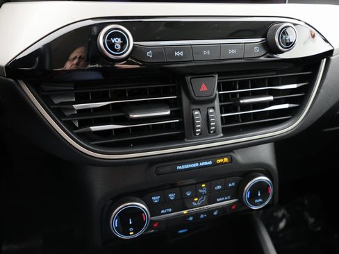 Used 2022 Ford Escape SE w/ Convenience Package image 28