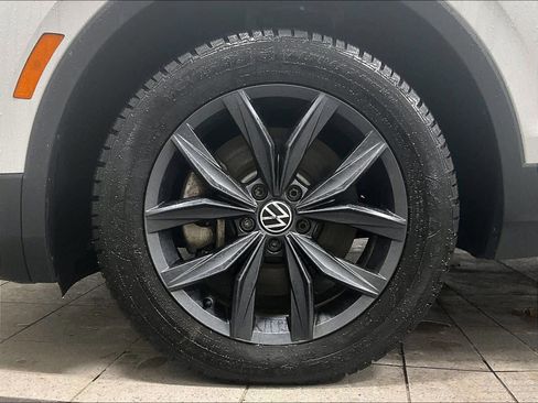 Used 2023 Volkswagen Tiguan SE image 7