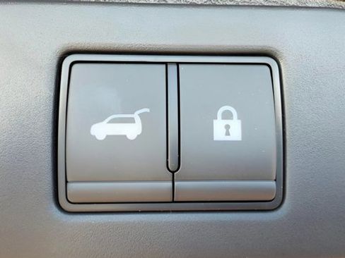 Certified 2025 Nissan Rogue SV image 12